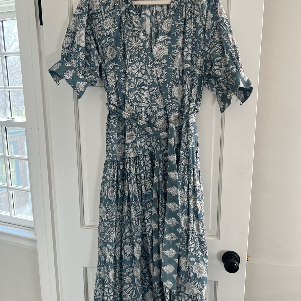 Marea Floral Blue and White Dress - Picture 2 of 5